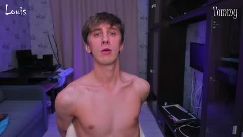 Snapshot of esthetics_boys chatting on December 2024 03:50:02 AM LOUIS online show from December 2024 03:50:02 AM