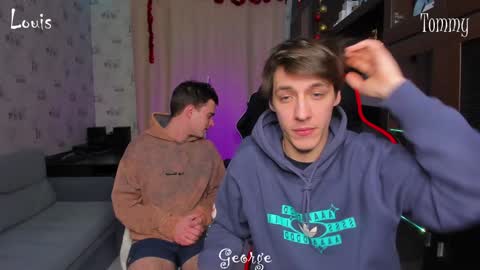 Snapshot of esthetics_boys chatting on January 2025 08:59:01 PM LOUIS online show from January 2025 08:59:01 PM