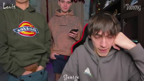 Snapshot of esthetics_boys chatting on January 2025 06:56:01 PM LOUIS online show from January 2025 06:56:01 PM