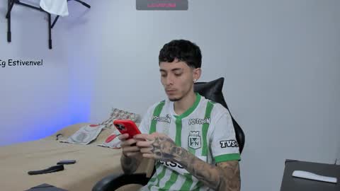 estivenvel online show from February 2026 02:24:01 AM