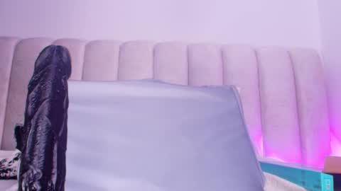 Estrella online show from November 2025 12:05:02 PM