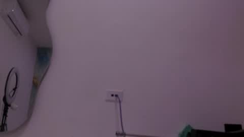 Snapshot of estrella_hanks_ chatting on May 2026 11:51:01 AM Estrella online show from May 2026 11:51:01 AM