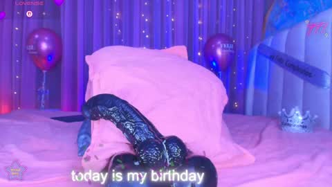 Snapshot of estrella_hanks_ chatting on May 2026 06:09:01 PM Estrella online show from May 2026 06:09:01 PM