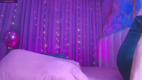 Snapshot of estrella_hanks_ chatting on June 2026 11:56:02 AM Estrella online show from June 2026 11:56:02 AM