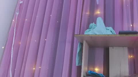 Snapshot of estrella_hanks_ chatting on July 2026 12:00:02 PM Estrella online show from July 2026 12:00:02 PM