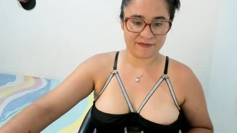 Snapshot of estrellajunior chatting on July 2026 02:27:01 AM estrellajunior online show from July 2026 02:27:01 AM