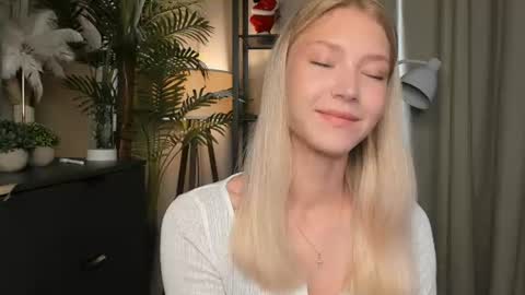 Natalie online show from July 2026 06:39:02 AM