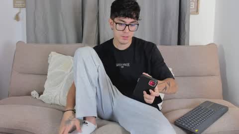 Snapshot of etham_wolf1 chatting on April 2026 05:21:02 PM etham_wolf1 online show from April 2026 05:21:02 PM