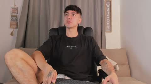 Snapshot of etham_wolf1 chatting on April 2026 05:47:02 PM etham_wolf1 online show from April 2026 05:47:02 PM