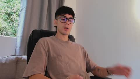 Snapshot of etham_wolf1 chatting on April 2026 05:40:02 PM etham_wolf1 online show from April 2026 05:40:02 PM