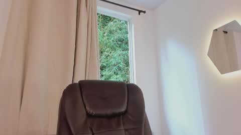 Snapshot of etham_wolf1 chatting on April 2026 07:58:02 PM etham_wolf1 online show from April 2026 07:58:02 PM