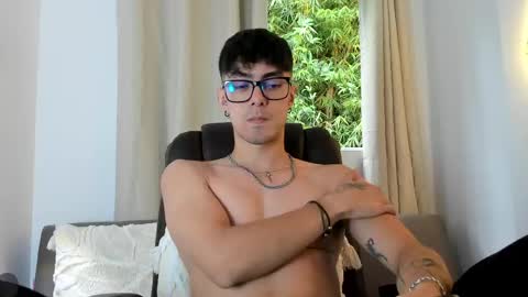 Snapshot of etham_wolf1 chatting on May 2026 06:38:02 PM etham_wolf1 online show from May 2026 06:38:02 PM