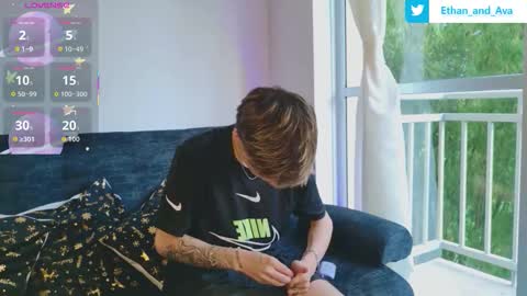 ethan and ava online show from November 2025 01:07:02 PM