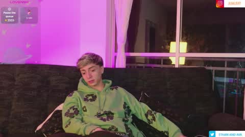 Snapshot of ethan_and_ava chatting on May 2026 02:18:01 AM ethan and ava online show from May 2026 02:18:01 AM