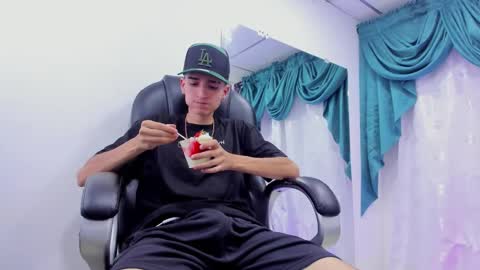 Ethan online show from December 2024 09:04:02 PM