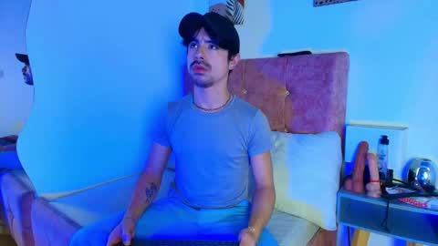 Snapshot of ethan_briggs chatting on January 2026 03:31:02 AM ethan online show from January 2026 03:31:02 AM