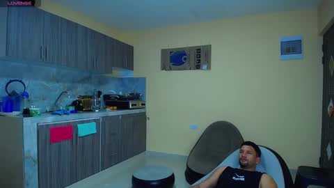 Snapshot of ethan_hawke_ chatting on October 2025 09:20:01 AM Jose online show from October 2025 09:20:01 AM