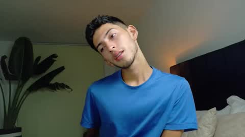 Joan online show from December 2025 04:40:02 AM