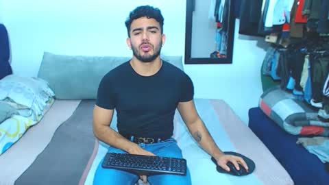 Ethan online show from January 2025 07:07:01 PM