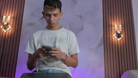 ethanhot_os online show from April 2026 06:24:02 PM