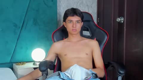 ethanlowell online show from January 2025 08:04:01 PM