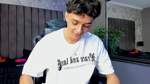 ethanlowell online show from October 2025 05:30:01 AM