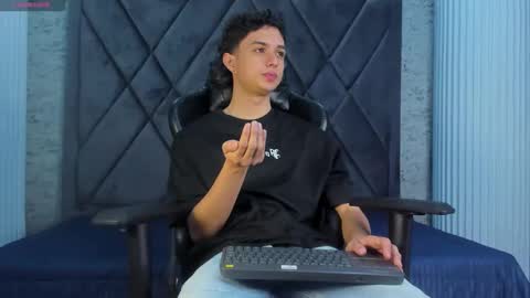 ethanlowell online show from April 2026 08:39:01 PM