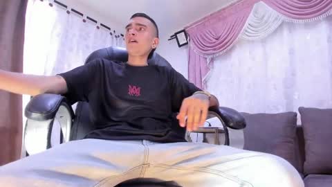 Ethan Boy online show from April 2026 07:15:01 PM