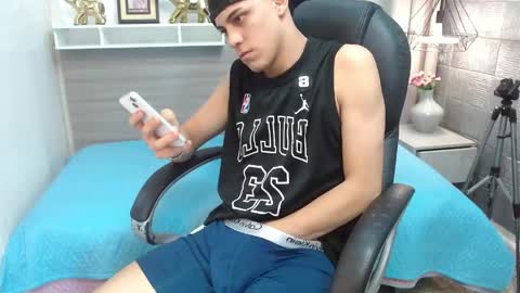 Snapshot of ethanx18 chatting on April 2026 04:30:02 AM ethanx18 online show from April 2026 04:30:02 AM
