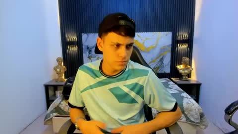 ethanx18 online show from June 2026 04:25:02 AM