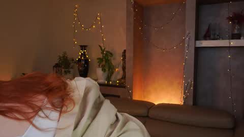 Lillie here and its my first day online show from November 2025 12:04:01 PM