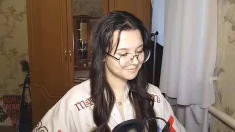 Lily 1st day online show from May 2026 01:37:01 PM