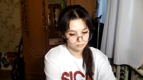Lily 1st day online show from June 2026 03:25:01 PM