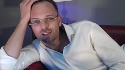 euginehot online show from December 2024 04:50:01 PM