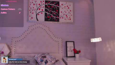 Snapshot of eureekaa chatting on October 2025 05:07:02 AM  Eurekaa  online show from October 2025 05:07:02 AM