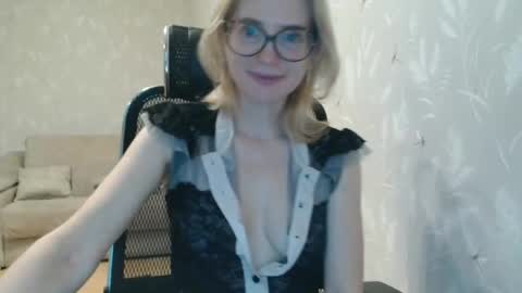 eva2323 online show from November 2025 06:01:01 AM