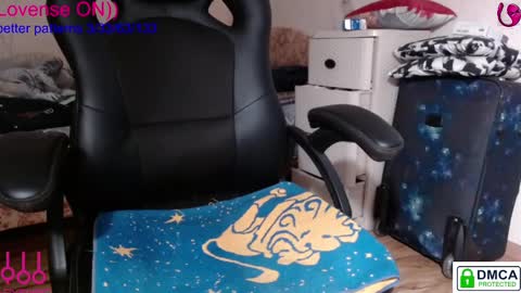 Snapshot of eva_blond_hot chatting on March 2025 05:29:01 PM Eva online show from March 2025 05:29:01 PM