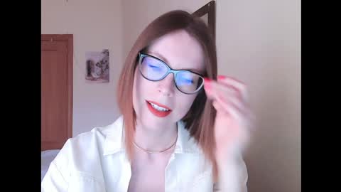 Snapshot of eva_cutesmile chatting on April 2026 05:54:01 PM Eva online show from April 2026 05:54:01 PM