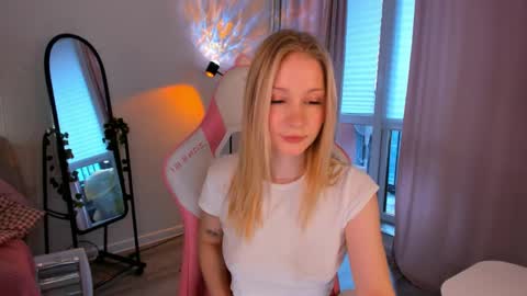 Eva Davis online show from April 2026 04:46:01 AM