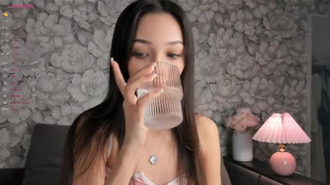 Eva online show from December 2024 09:15:02 PM