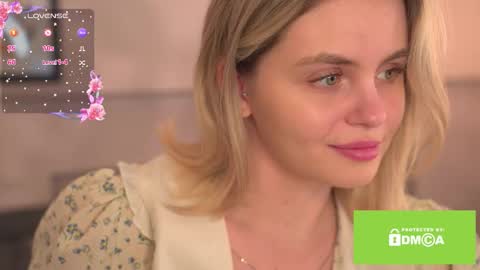 Snapshot of eva_eva00 chatting on December 2025 03:32:01 PM Evienne online show from December 2025 03:32:01 PM