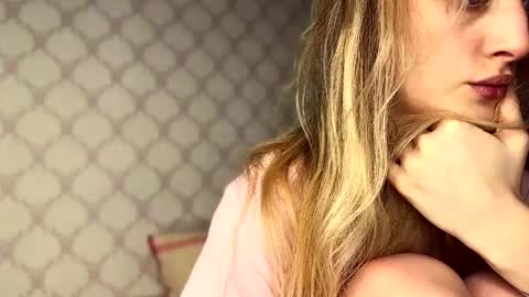Snapshot of eva_eyre chatting on March 2026 02:39:02 PM Evvie online show from March 2026 02:39:02 PM