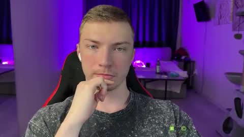 Eva and Iron online show from February 2026 11:17:01 PM