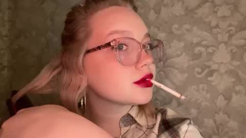 eva_kittenn online show from September 2025 08:10:01 PM
