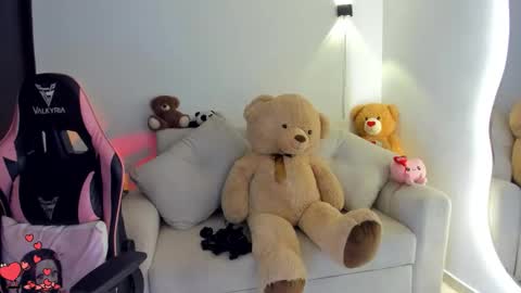 Snapshot of eva_lee18 chatting on March 2026 04:49:01 AM Eva online show from March 2026 04:49:01 AM