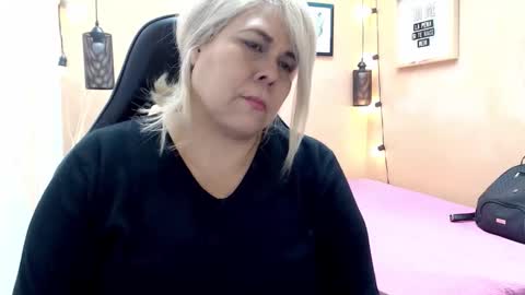 eva_love49 online show from November 2025 12:06:01 PM