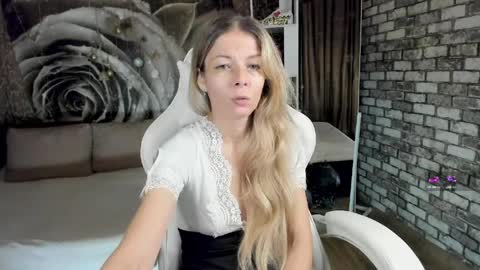 Snapshot of eva_melow chatting on April 2026 02:15:01 PM Eva online show from April 2026 02:15:01 PM