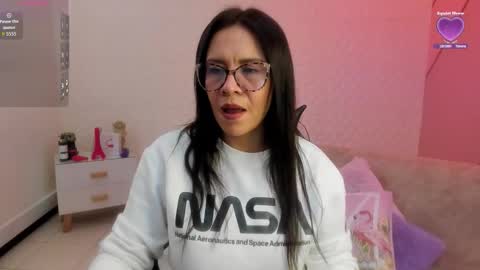 Eva  online show from February 2026 02:35:01 PM