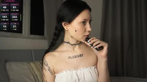 Snapshot of eva_pixie chatting on October 2025 03:35:02 PM Eva online show from October 2025 03:35:02 PM