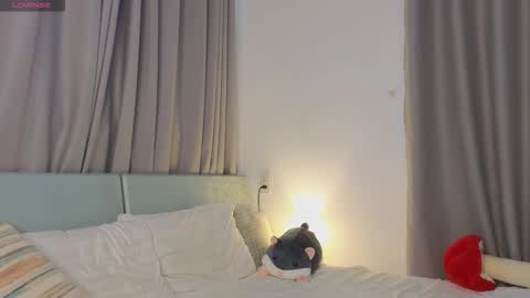 Snapshot of eva_pixie chatting on November 2025 12:21:01 AM Eva online show from November 2025 12:21:01 AM